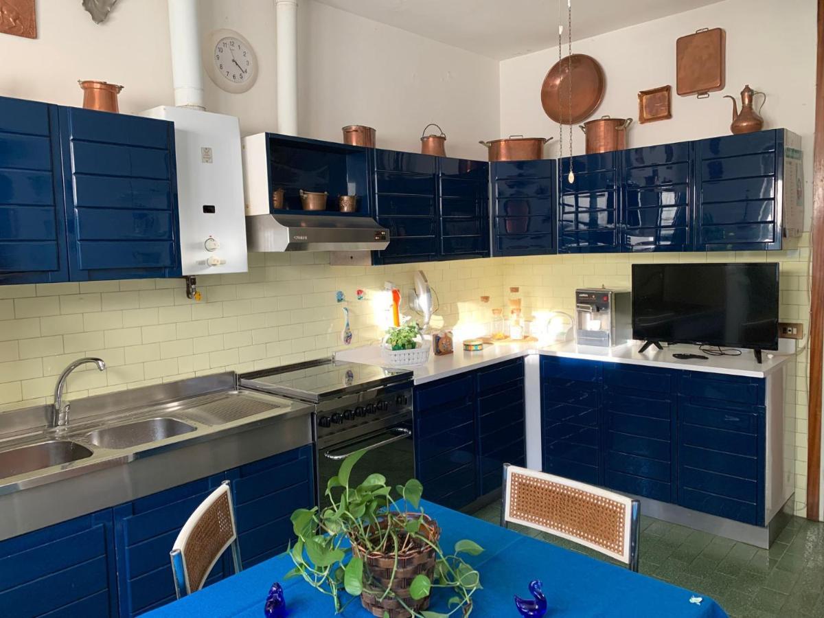 Villa The Swan - Composed By 2 Apartments แมนเดลโล เดล ลาริโอ ภายนอก รูปภาพ
