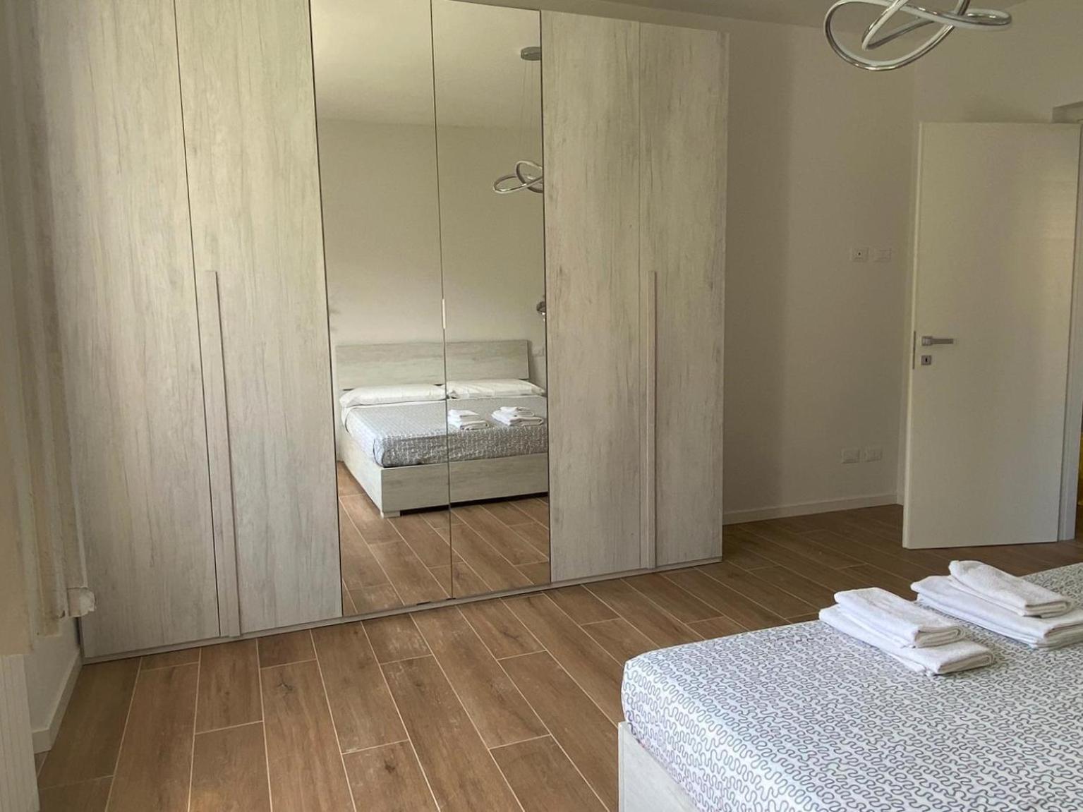 Villa The Swan - Composed By 2 Apartments แมนเดลโล เดล ลาริโอ ภายนอก รูปภาพ