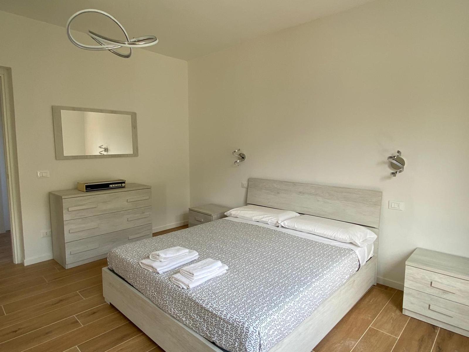 Villa The Swan - Composed By 2 Apartments แมนเดลโล เดล ลาริโอ ภายนอก รูปภาพ
